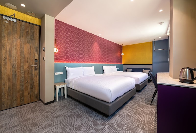 Royal Group Hotel Xiong Zhong Branch - Royal Group Hotel Xiong Zhong Branch No. 44號, Jianguo 3rd Rd, Gangxi Village, Sanmin District, Kaohsiung City, Taiwan 807