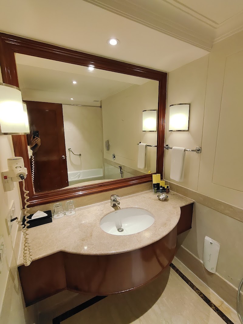 The Accord Metropolitan - The Accord Metropolitan Just 2 kms away from US Embassy, 35, Gopathy Narayana Rd, Lakshimi Colony, T. Nagar, Chennai, Tamil Nadu 600017, India