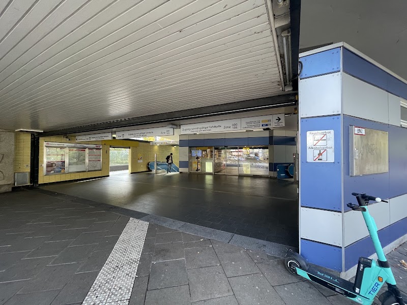 Lübecker Straße - Lübecker Straße, Hamburg-Nord, 22087 Hamburg, Germany