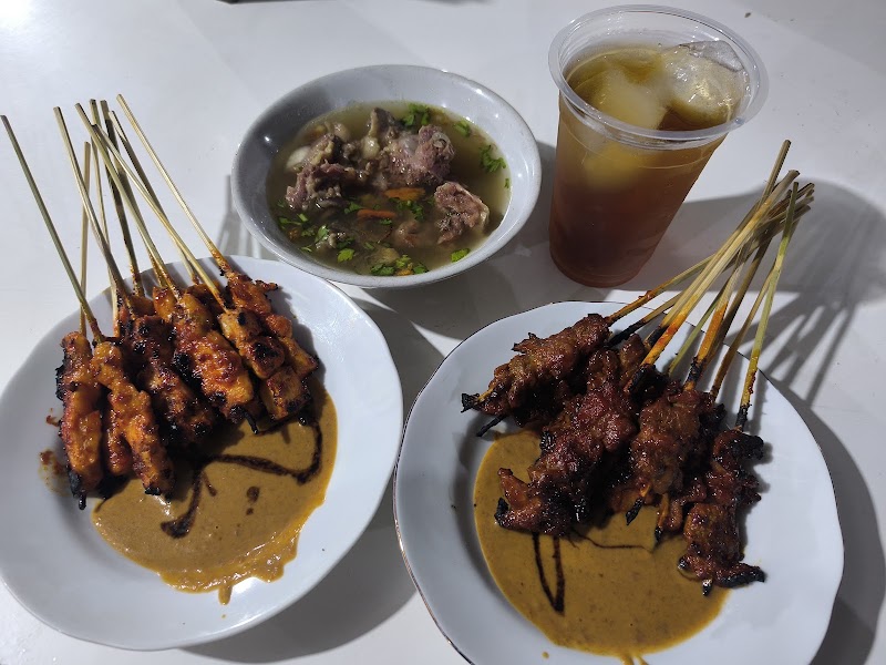 Warung Sumi Sate - Warung Sumi Sate Gili Trawangan, Gili Indah, Kec. Pemenang, Kabupaten Lombok Utara, Nusa Tenggara Bar. 83352, Indonesia