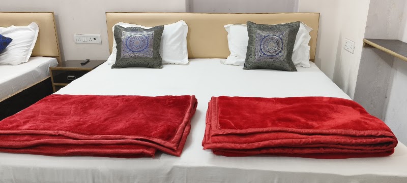 SHIVOHM INN HOMESTAY - SHIVOHM INN HOMESTAY, A Agustkunda, D36/ 124, Dashashwamedh Ghat Rd, Bangali Tola, Varanasi, Uttar Pradesh 221001, India