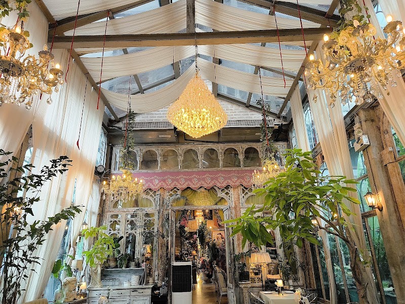 B-Story Garden Café & Restaurants - B-Story Garden Café & Restaurants 33, 25 Pradit Manutham Rd, Khwaeng Lat Phrao, Khet Lat Phrao, Krung Thep Maha Nakhon 10230, Thailand