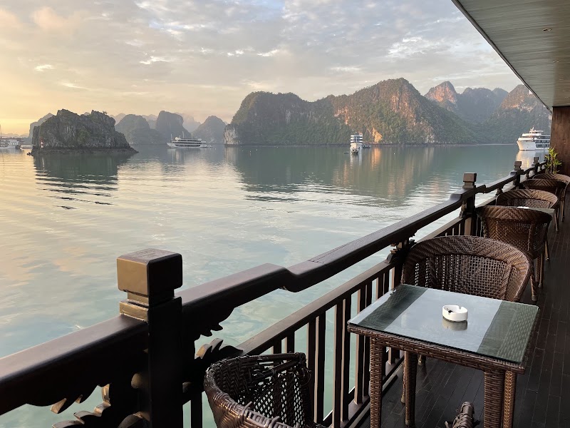Genesis Regal Cruise - Halong Bay Lounge - Genesis Regal Cruise - Halong Bay Lounge, Suite 19, Tuan Chau Marina, Ngoc Chau Tuần Châu road Island, Tuần Châu, Quảng Ninh 11000, Vietnam