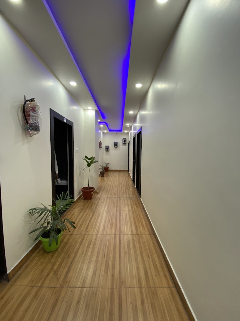 HARJAS HOTEL - HARJAS HOTEL, Aliganj Rd, Mela Maidan, Golapanjabi market, Gola, Uttar Pradesh 262802, India