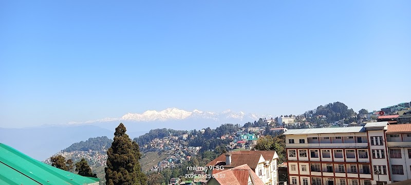 Gandhi Road Near Circuit House - Gandhi Road Near Circuit House Circuit House, Gandhi Rd, Limbugaon, Darjeeling, West Bengal 734101, India