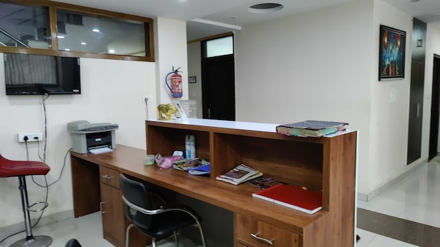 Hotel O Diamond Inn Near Noida Sector 51 Metro Station - Hotel O Diamond Inn Near Noida Sector 51 Metro Station House Number 12, Garhi Chaukhandi, Chaukhandi, Noida, Uttar Pradesh 201316, India