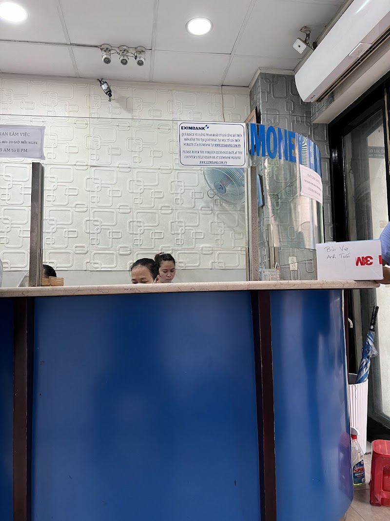 Quầy Thu đổi Ngoại tệ Eximbank 59 - Quầy Thu đổi Ngoại tệ Eximbank 59, 135 Đồng Khởi, Sài Gòn, Hồ Chí Minh, Vietnam