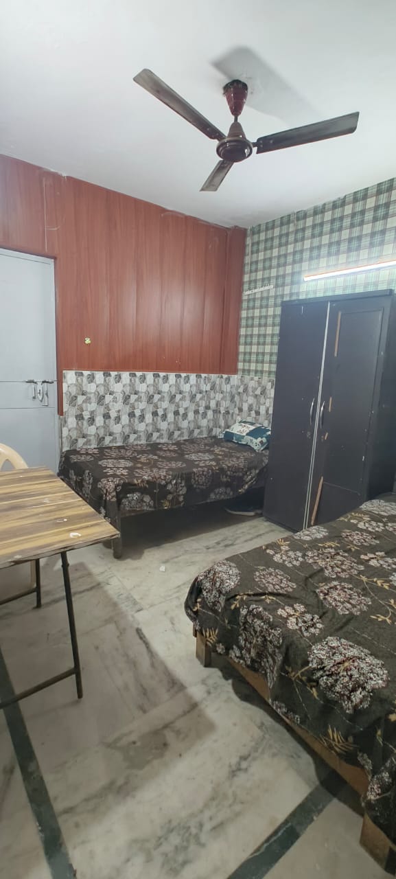 SHRI OM PG - SHRI OM PG PROP.No - 33, KH.No - 33.FLAT.NO-E-2, near Saket Metro, Saiyad ul Ajaib, Saket, New Delhi, Delhi 110030, India