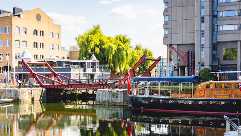 St. Katharine Docks Drawbridge & Locks - St. Katharine Docks Drawbridge & Locks, 15 St Katharine's Way, London E1W 1LP, UK