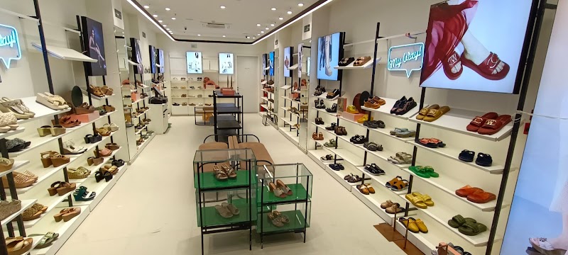 CATWALK _ L&T Mall Punjagutta Hyd. - CATWALK _ L&T Mall Punjagutta Hyd., L&T Mall Punjagutta Hyderabad Catwalk Worldwide Pvt. Ltd Shop No 29, L3 2nd Floor, Ward No. 89, L&T Mall Next Galleria, Nagarjuna Hills, Punjagutta, Hyderabad, Telangana 500082, India