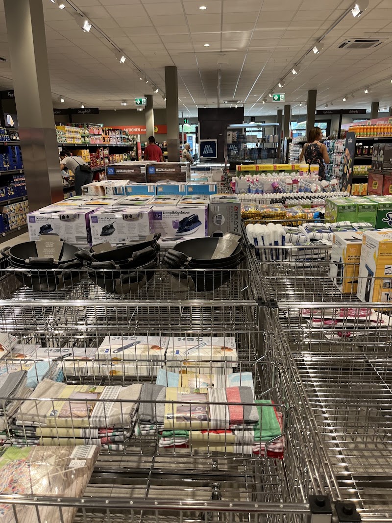 ALDI SUISSE - ALDI SUISSE, Dietlimoosplatz 1, 8134 Adliswil, Switzerland