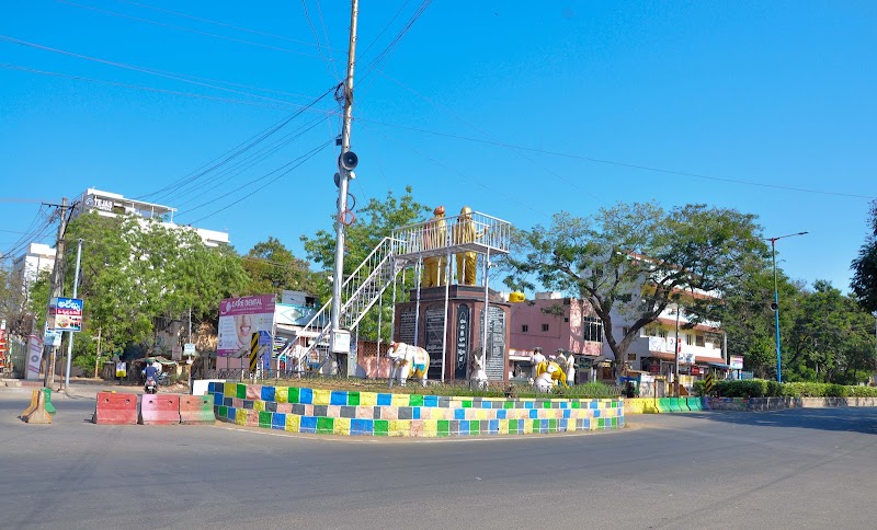 Mahatma Jyoti Rao Phule Statue