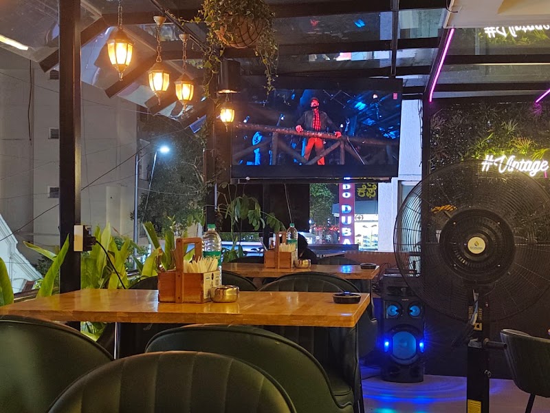 VINTAGE ADDA RESTOBAR - VINTAGE ADDA RESTOBAR 1st floor, Geetha mall building, 6/2, Brigade Road, Rest House Rd, Shanthala Nagar, Ashok Nagar, Bengaluru, Karnataka 560001, India