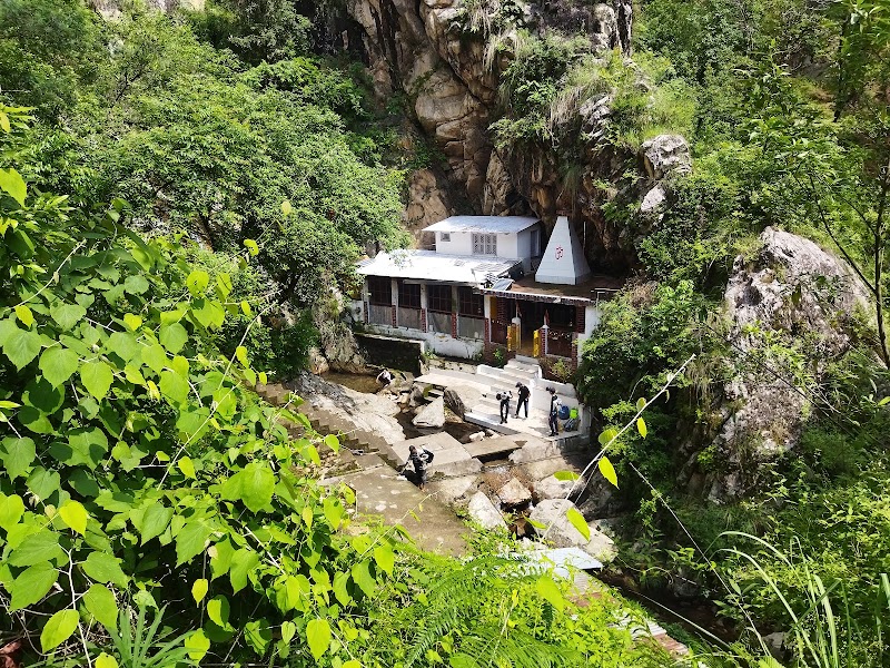 Rudradhari Waterfall - Rudradhari Waterfall RHX4+R95, Kantali, Someshwar Range, Uttarakhand 263639, India