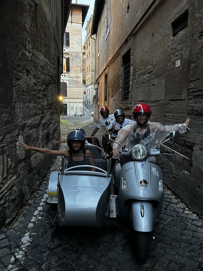 Romaround Tours - Romaround Tours, Via Santamaura, 21, 00192 Roma RM, Italy