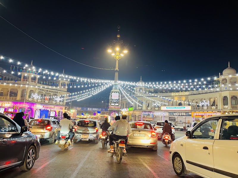 Panch Batti Parking Area - Panch Batti Parking Area 184, Mirza Ismail Rd, C-Scheme, C Scheme, Gopalbari, Jaipur, Rajasthan 302001, India