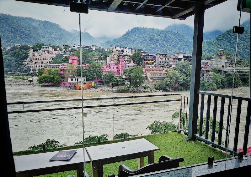 Hotel Ganga View - Hotel Ganga View in front of Rani Temple, next to the sunset ghat, Laxman Jhula, Rishikesh, Jonk, Uttarakhand 249302, India