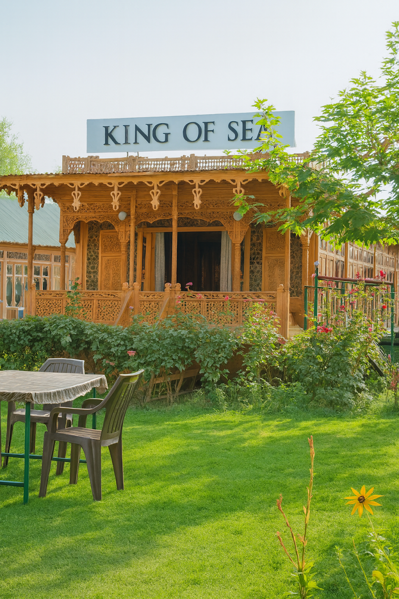 Best View Group Of Houseboats - Best View Group Of Houseboats GHAT, NO. 9, Boulevard Rd, opposite HOTEL SHAH ABBAS DAL LAKE, Karapura, Rainawari, Srinagar, 190001