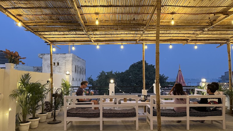 Sair Hostel - 100m from Assi Ghat