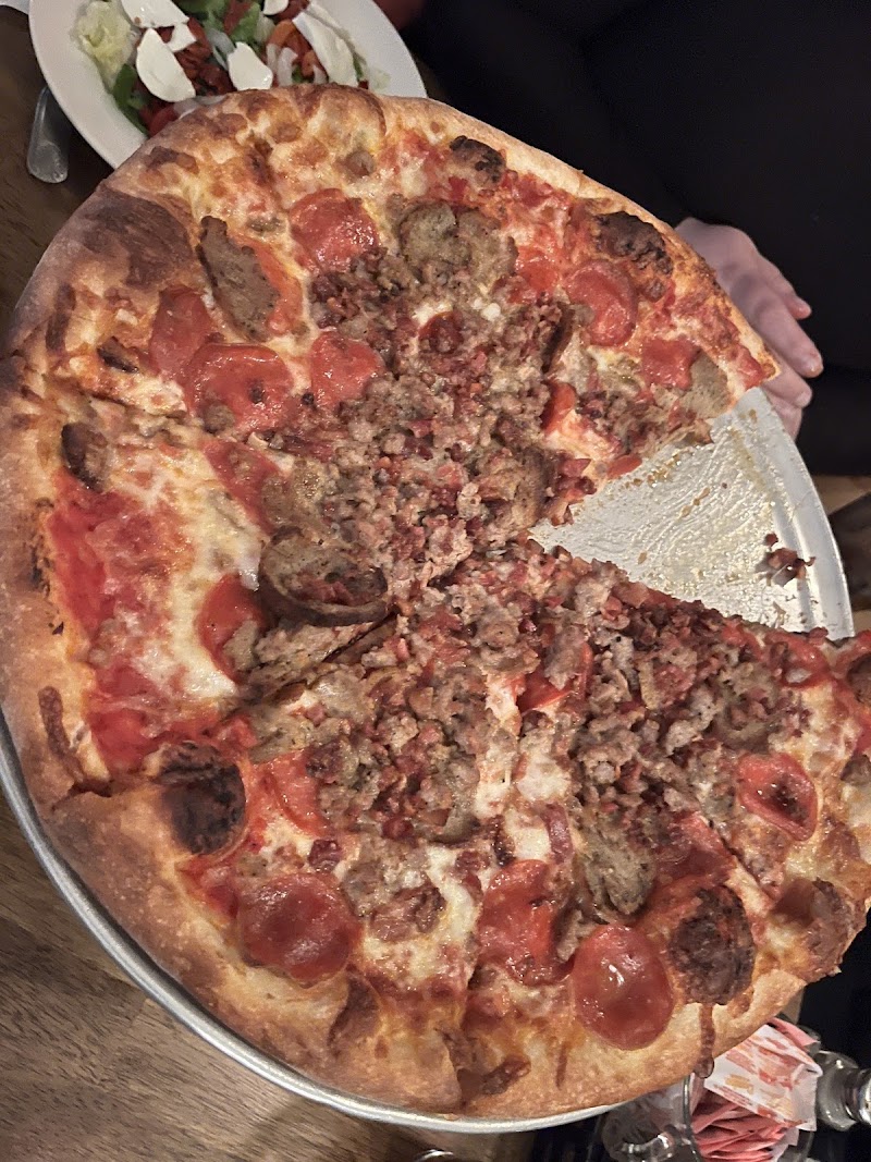Giovanni's Pizza Ristorante, and Bar - Giovanni's Pizza Ristorante, and Bar 1622 Thomaston Ave, Waterbury, CT 06704, USA