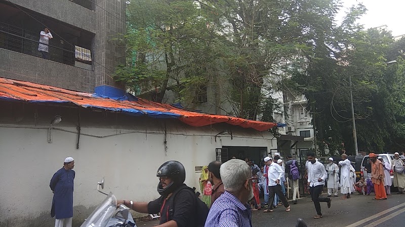 Perry Road Masjid - Perry Road Masjid, 32, Perry Cross Rd, Bandra West, Mumbai, Maharashtra 400050, India