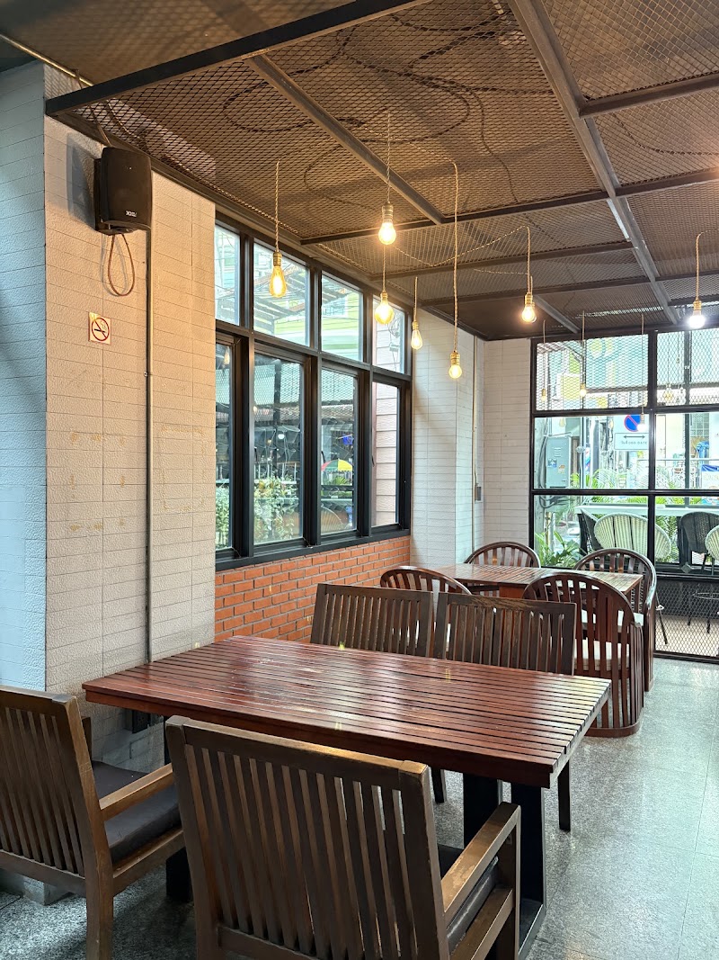 18 Coins Cafe & Hostel - 18 Coins Cafe & Hostel 198 20 Soi Buakhao, Muang Pattaya, Amphoe Bang Lamung, Chang Wat Chon Buri 20150, Thailand