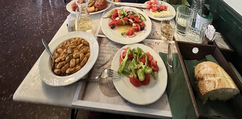 Restaurant Scholarhio - Restaurant Scholarhio, Tripodon 14, Athina 105 58, Greece