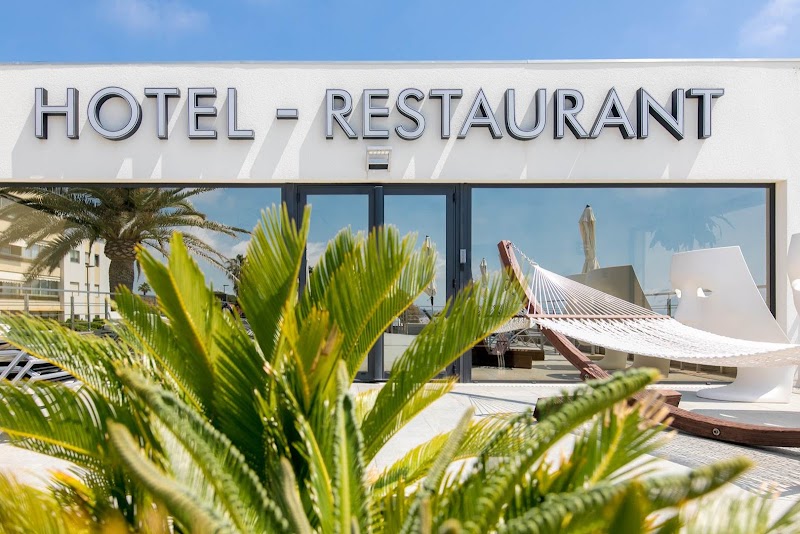 Villa Azur - Villa Azur, 1399 Av. de la Batterie, 06270 Villeneuve-Loubet, France