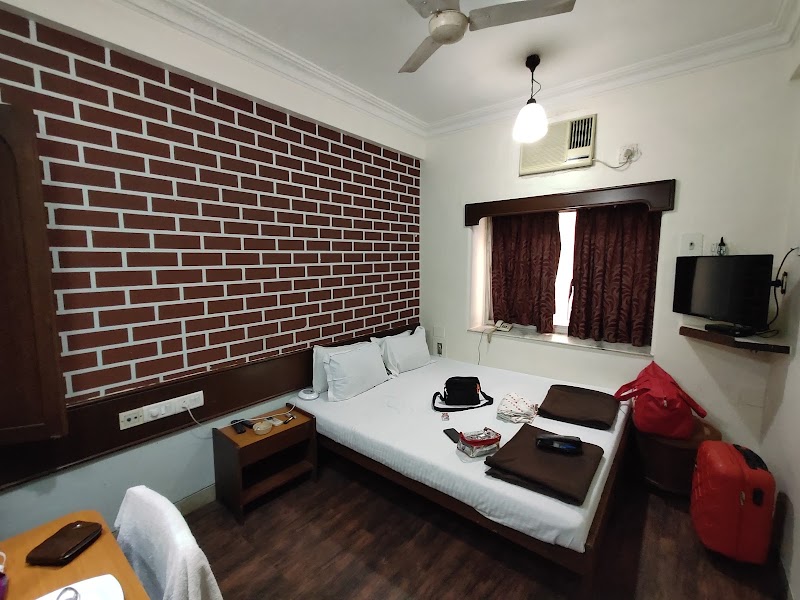 Mogul Palace Hotel - Mogul Palace Hotel, 20, Dontad Cross Ln, off Yusuf Meher Ali Road, Pydhonie, Mandvi, Mumbai, Maharashtra 400009, India