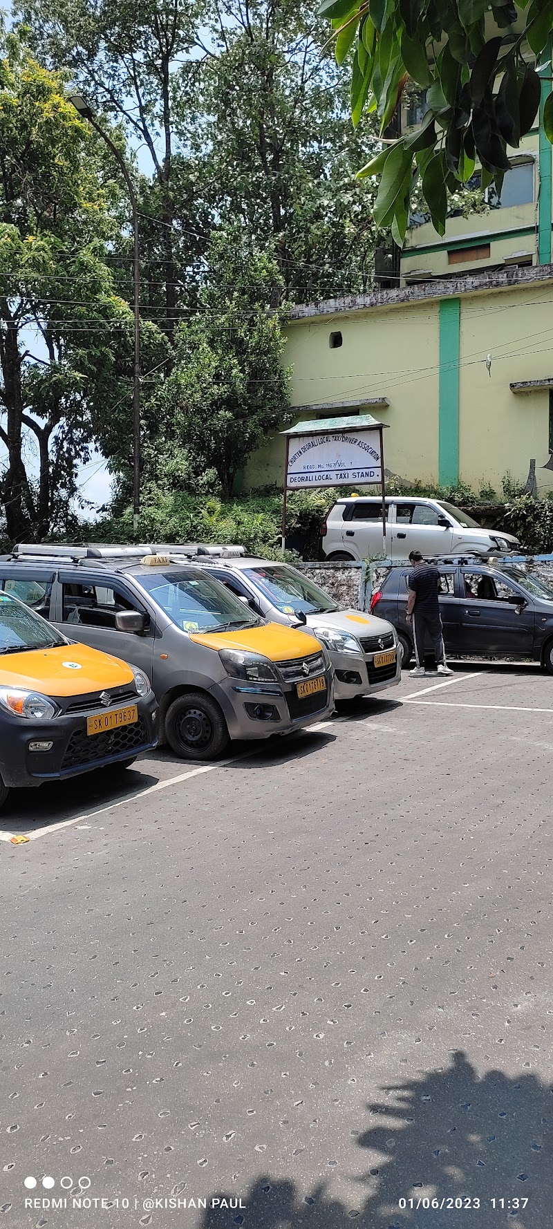 Deorali local taxi stand