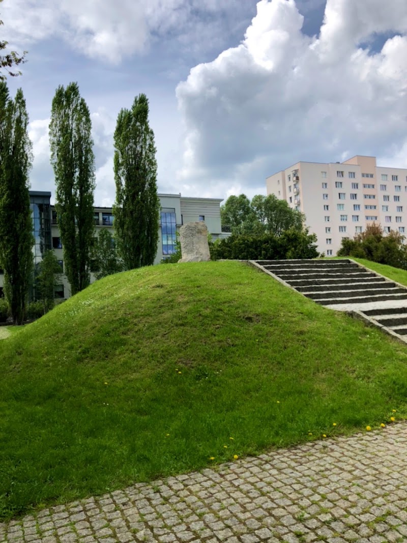 Miła 18 Memorial - Miła 18 Memorial, Miła 2, 00-001 Warszawa, Poland