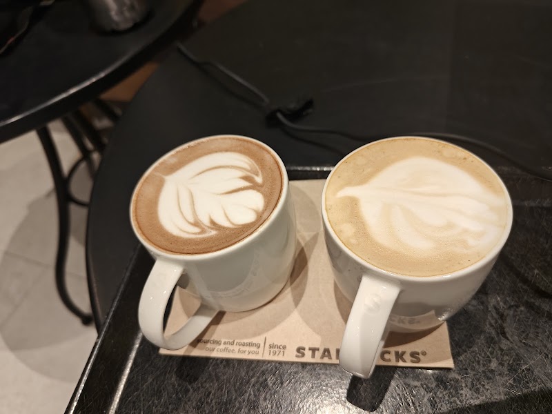 Starbucks - Kalyan Nagar - Starbucks - Kalyan Nagar, Shop No 12, Hermes Waves Mall, near Indian Bank, Prathamesh Society, Kalyani Nagar, Pune, Maharashtra 411006, India