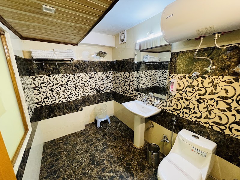 Hotel Himalayan Escape & COTTAGES Kufri - Hotel Himalayan Escape & COTTAGES Kufri, Kufri - Chail Rd, Koti, Shimla, Himachal Pradesh 171012, India