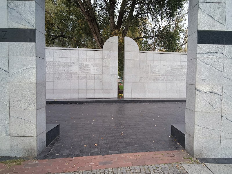 Umschlagplatz Monument - Umschlagplatz Monument, Stawki 10, 00-178 Warszawa, Poland