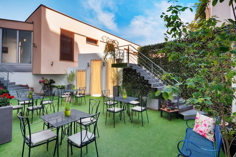 Hotel Carol