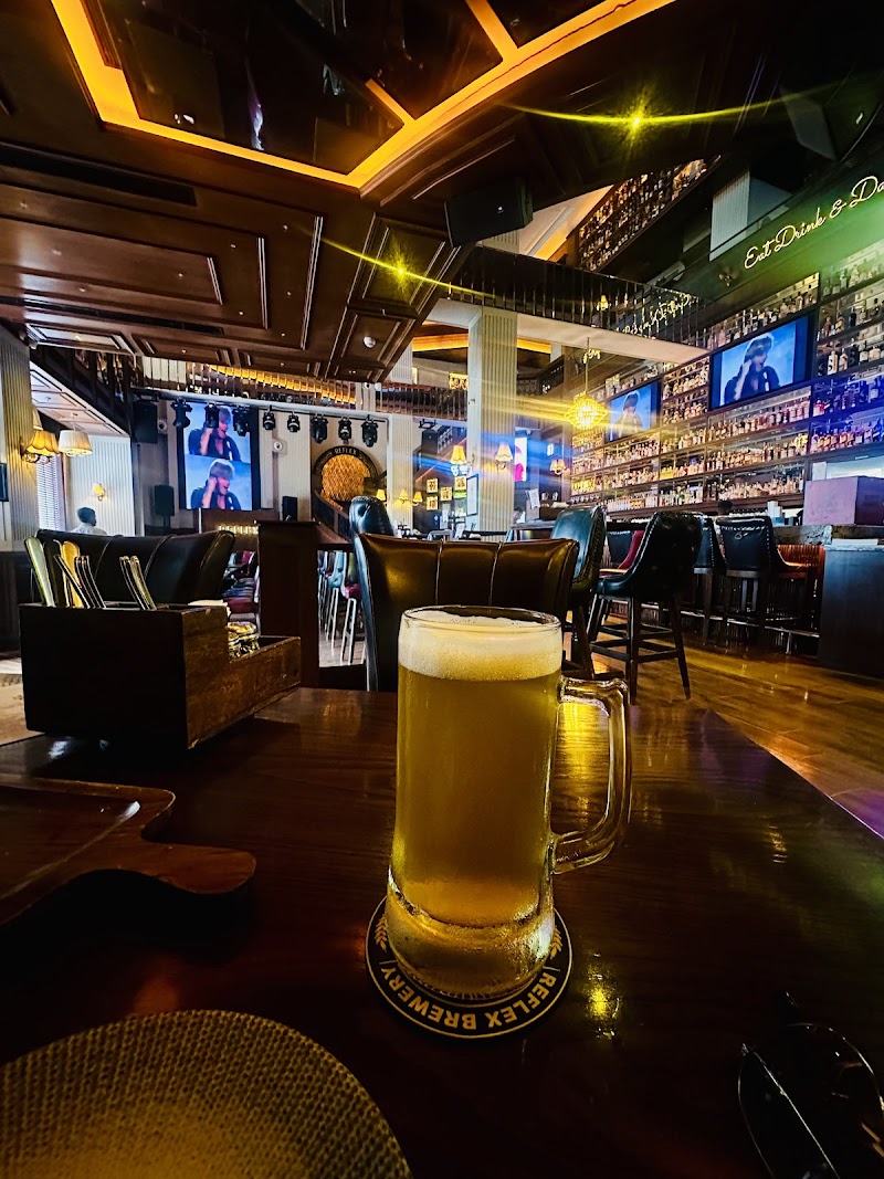 REFLEX - Bar, Brewery & Dining - REFLEX - Bar, Brewery & Dining Ground Floor, M3M International Financial Centre, REFLEX - Bar, Brewery & Dining, Unit R3013, 15, Golf Course Ext Rd, Badshahpur, Sector 66, Gurugram, Haryana 122101, India
