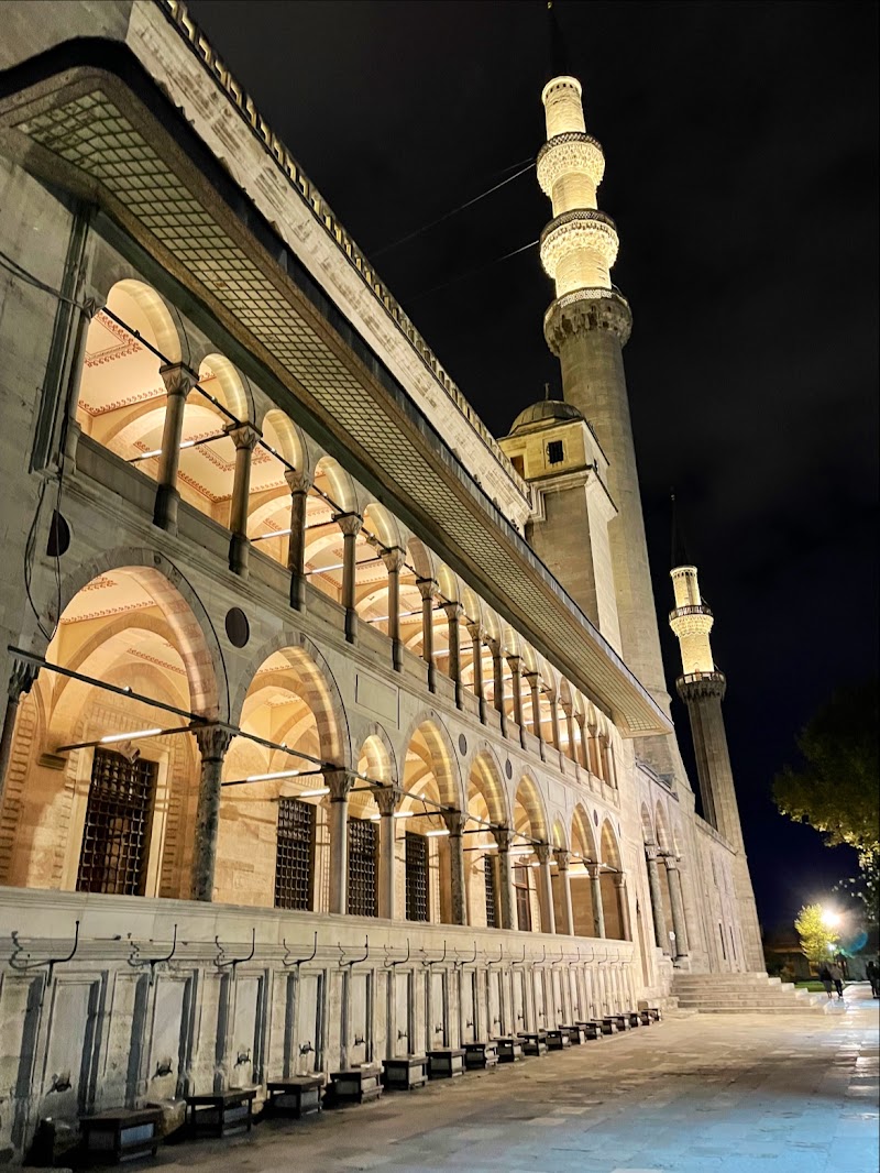 Suleymaniye Mosque - Suleymaniye Mosque, Süleymaniye, Prof. Dr. Sıddık Sami Onar Cd. No:1, 34116 Fatih/İstanbul, Türkiye