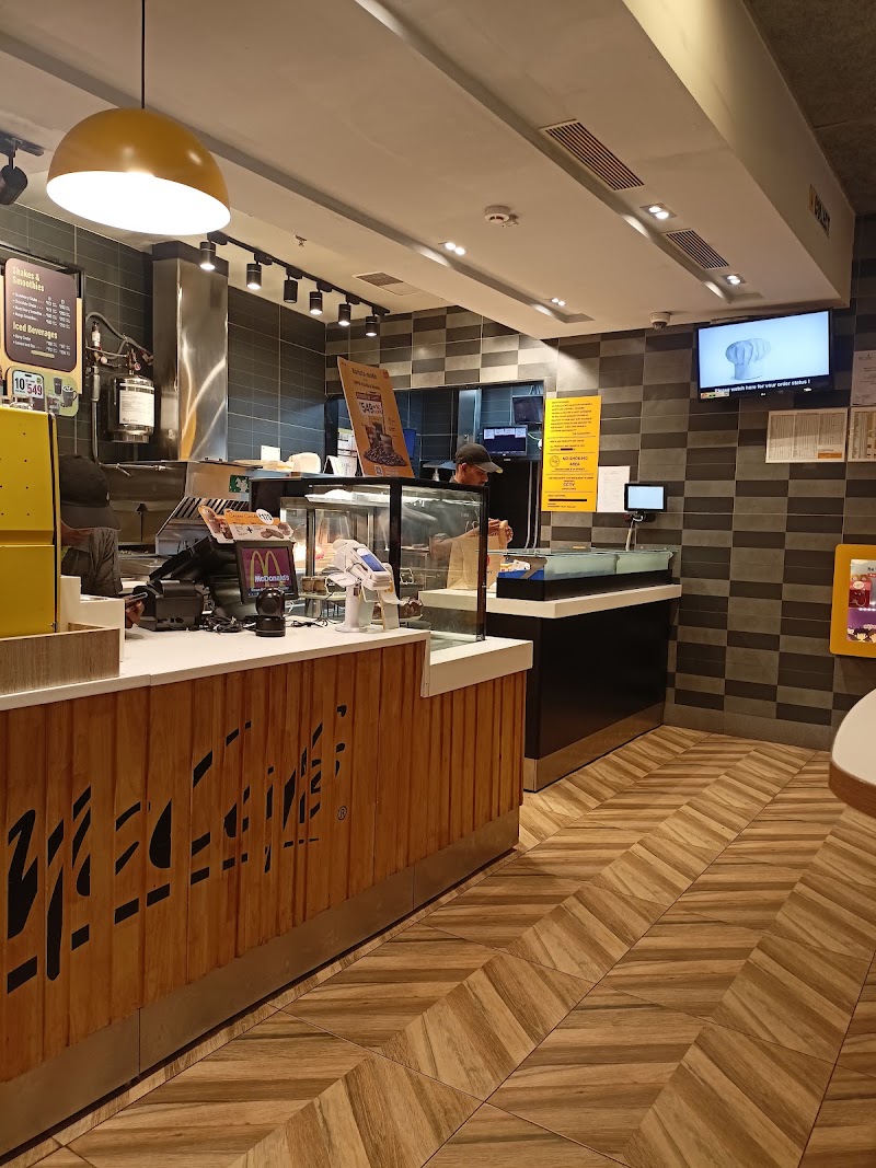Mcdonald's - Mcdonald's, Surya Treasure Island Mall, Junwani Rd, near Apollo Hospital, Smriti Nagar, Bhilai, Surya Vihar, Chhattisgarh 490020, India