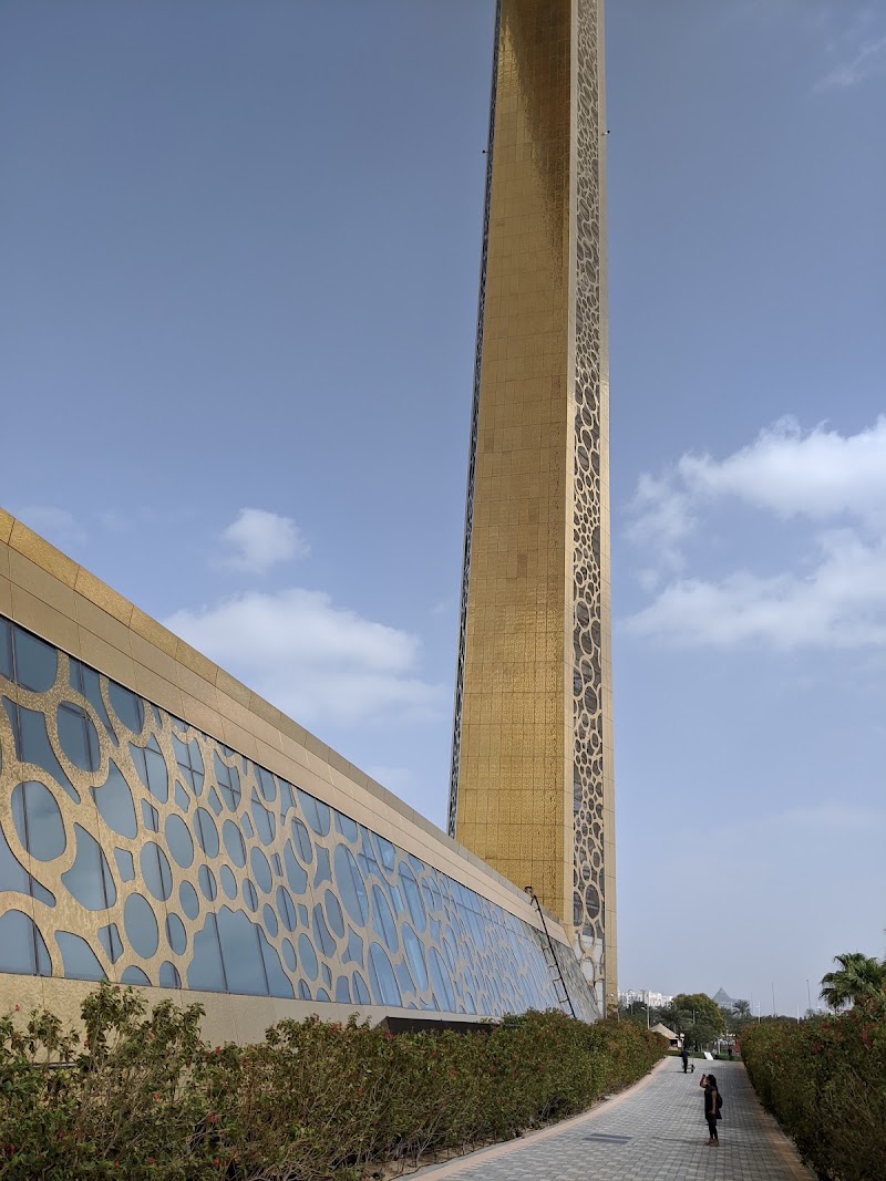 Dubai Frame - Dubai Frame Zabeel Park Jogging Track - Al Kifaf - Dubai - United Arab Emirates