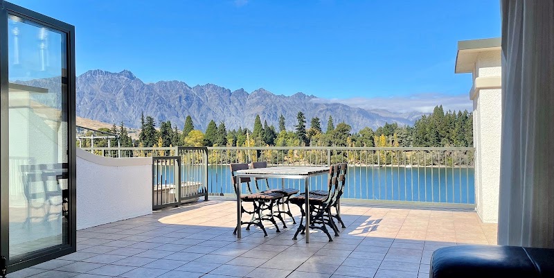 The Waterfront - The Waterfront, 109 Beach Street, Queenstown 9300, New Zealand