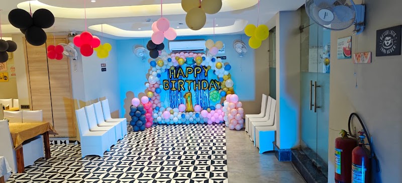 Infinity Stays - Hotel Near Medanta - Infinity Stays - Hotel Near Medanta Plot no. 15, near Medanta hospital, Medicity, Islampur Colony, Sector 38, Gurugram, Haryana 122018, India
