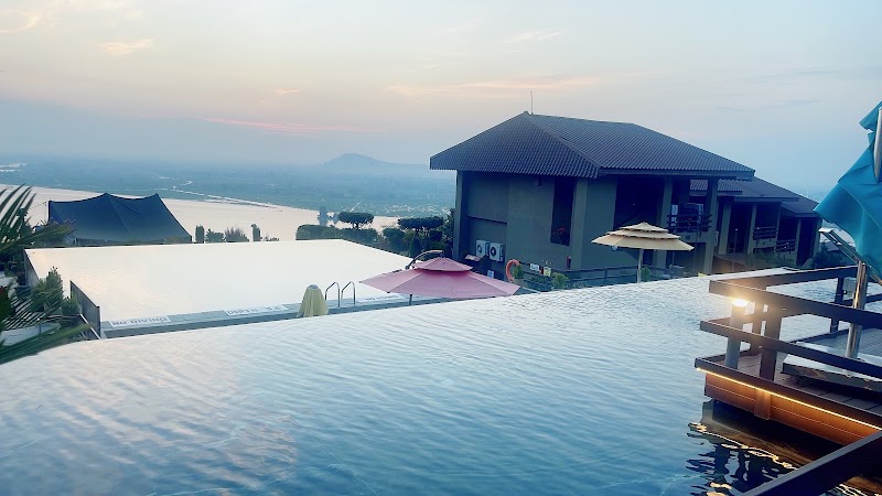 Vivanta Dal View - Vivanta Dal View 4V3J+2HG, near Kralsangri, Brein, Srinagar, 191121