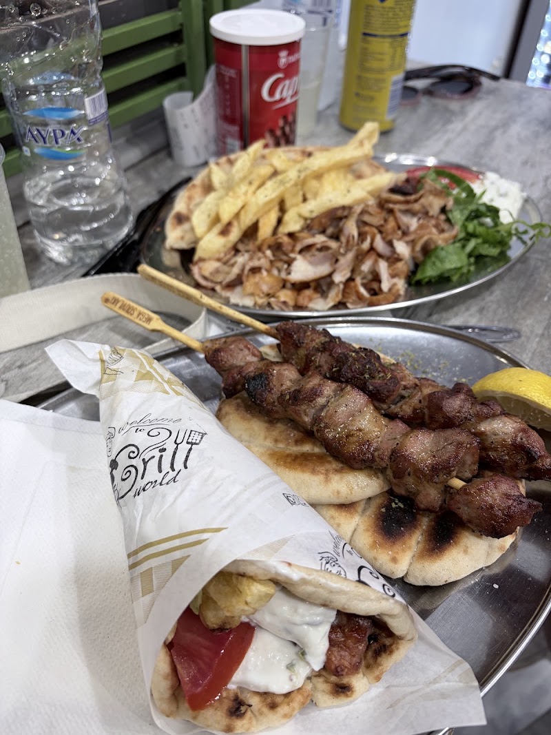 o Gyros Pou Gyrevis - o Gyros Pou Gyrevis, Athanasiou Diakou 1, Athina 117 42, Greece