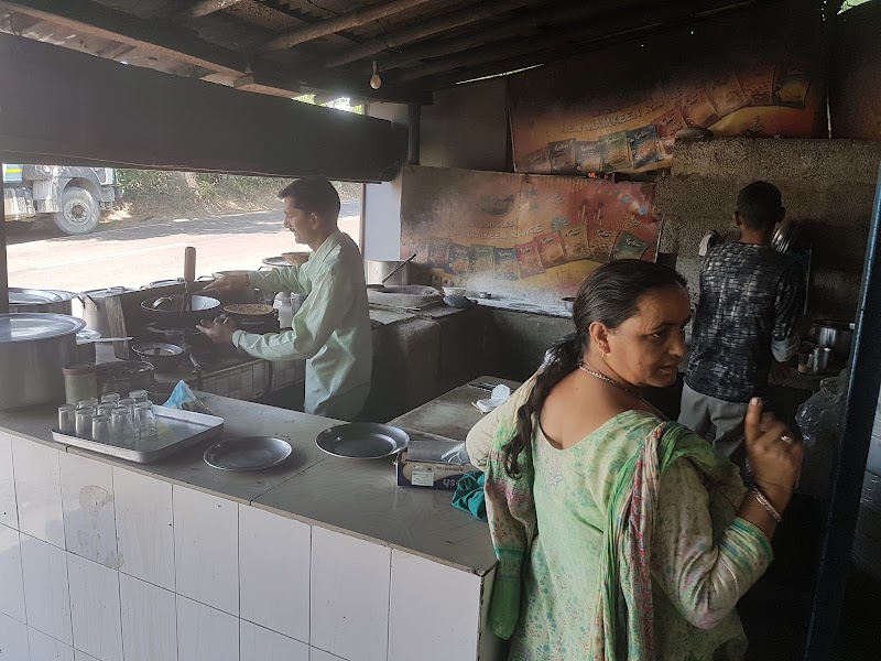 Bhatia Vaishno Dhaba - Bhatia Vaishno Dhaba 3777+MCG, Dhagial, Himachal Pradesh 176038, India