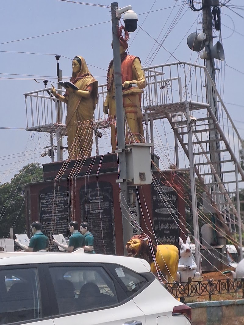 Mahatma Jyoti Rao Phule Statue - Mahatma Jyoti Rao Phule Statue Venkatramapuram, Srinivasa Agraharam, Ramamurthy Nagar, Nellore, Andhra Pradesh 524002, India