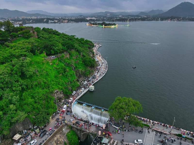 Pichola Lake, Udaipur - Pichola Lake, Udaipur HMCM+Q98, Pichola, Udaipur, Rajasthan 313004, India