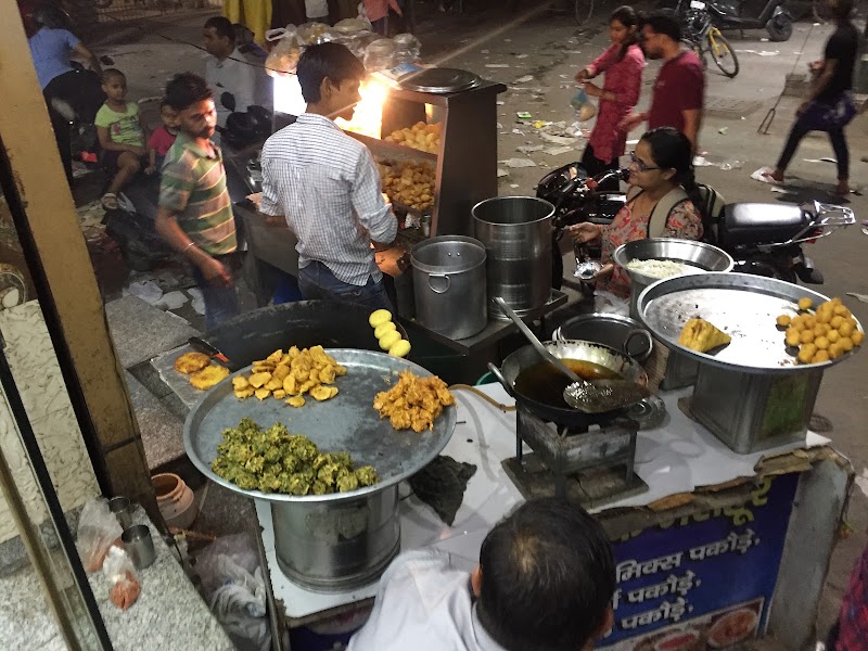 Sialkoti Vaishno Dhaba - Sialkoti Vaishno Dhaba opp. Main Post Office, Sadar Bazar, Sector 12, Gurugram, Haryana 122001, India