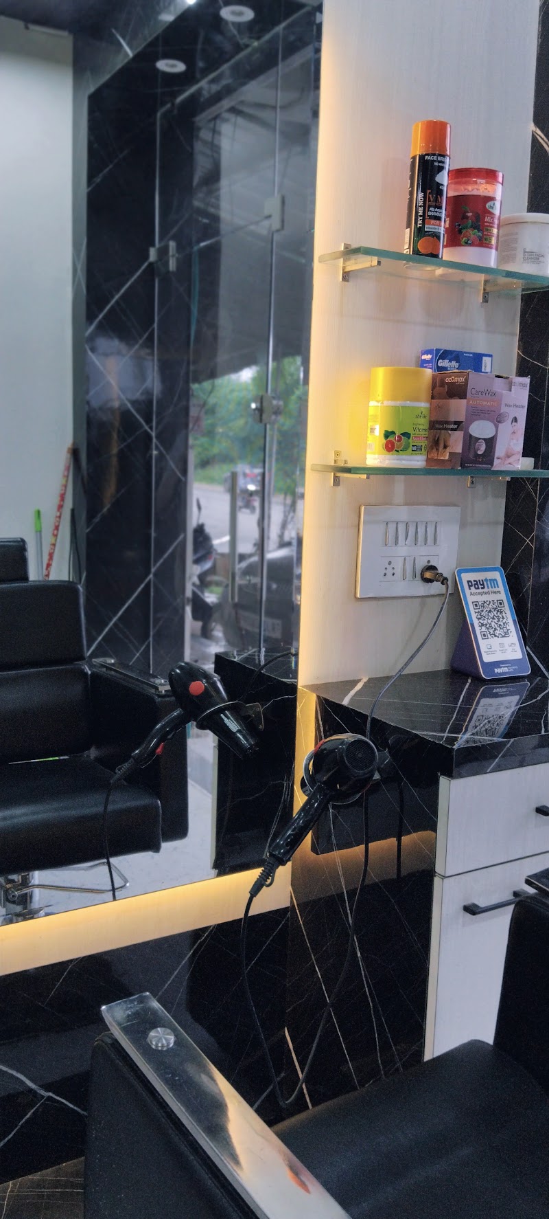 Lake City hair salon - Lake City hair salon 5, Manva Kheda Rd, Sector 5, Hiran Magri, Udaipur, Rajasthan 313001, India