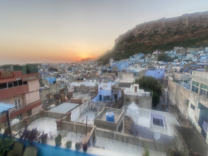 BLUE STAY ROOF TOP CAFE AND RESTAURANT - BLUE STAY ROOF TOP CAFE AND RESTAURANT Fort Rd, near Clock Tower, Killi Khana, makrana mohalla, Sodagaran Mohalla, Jodhpur, Rajasthan 342001, India