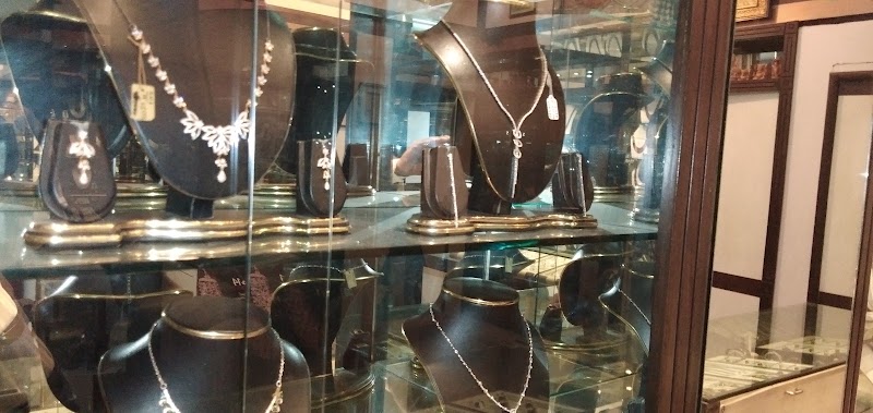Silver & Gem Palace - Silver & Gem Palace WRRQ+PHW, Amer Rd, near Hotel Glitz, opp. Golimar Sadan, Govind Nagar East, Shankar Nagar, Jaipur, Rajasthan 302002, India
